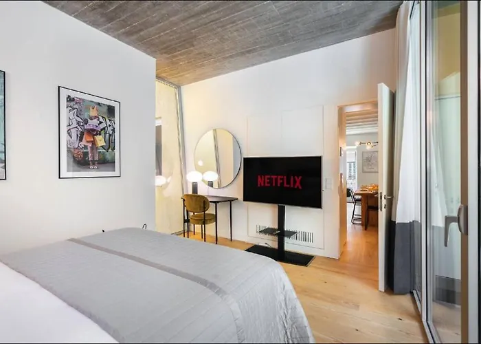 Whome | Ls48 Prime Location Upscale Family Apartment